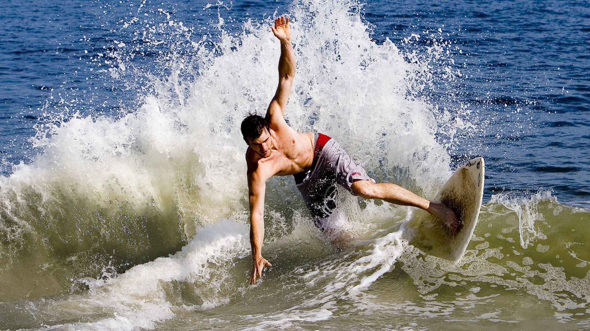 爱游戏官网首页-_专业运动员谈：训练中的最大挑战与突破_，运动员通过训练不断提高的竞技能力